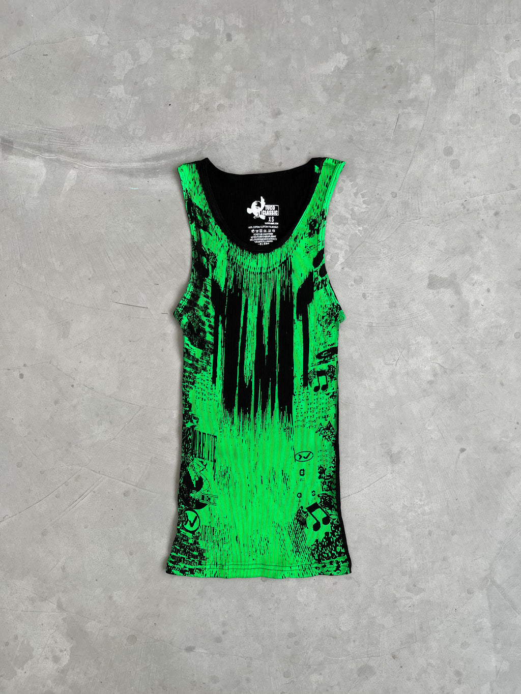 2 TANK TOP PACK AND FREE WATER GUN