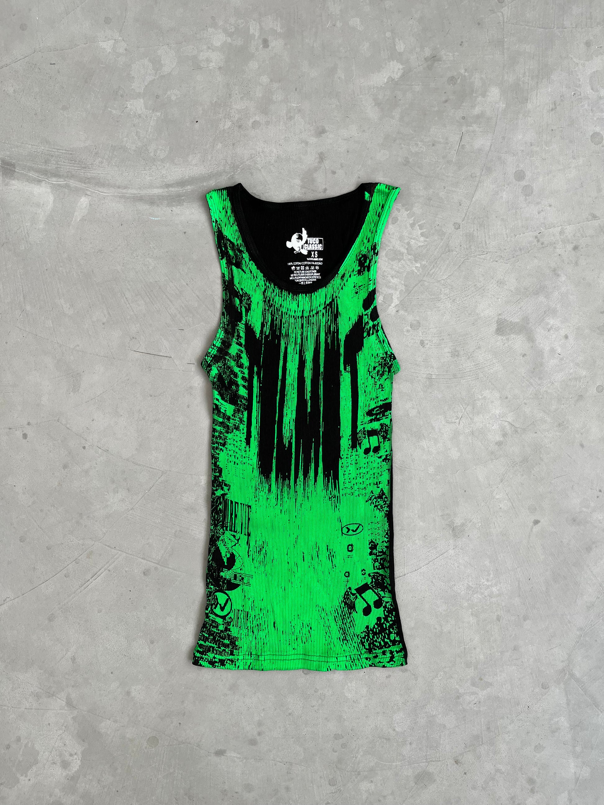 2 TANK TOP PACK AND FREE WATER GUN
