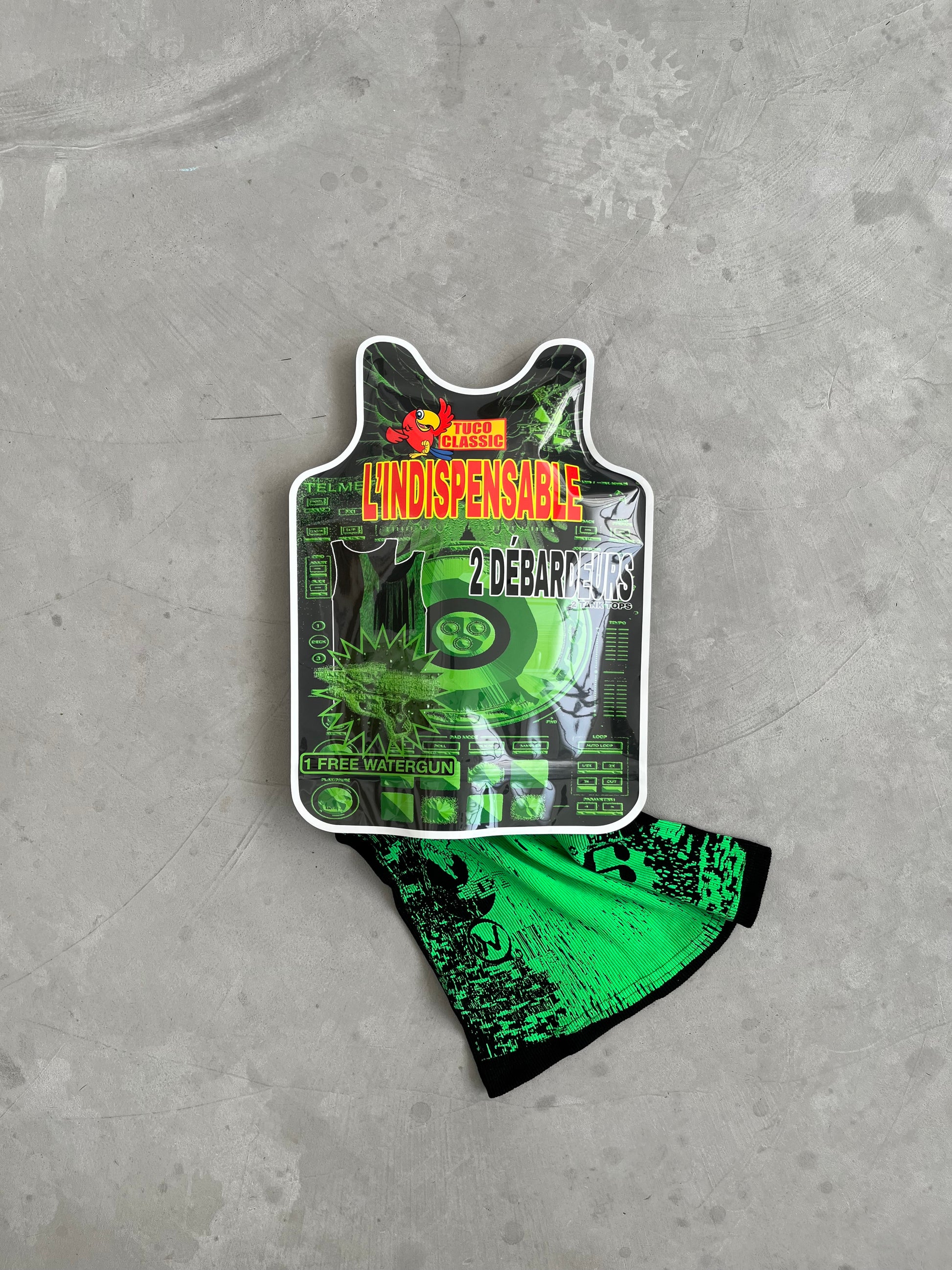 2 TANK TOP PACK AND FREE WATER GUN